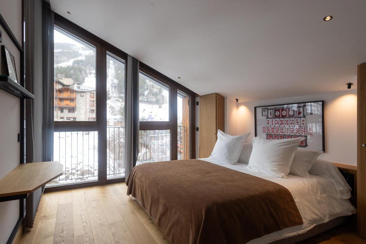 Isard Penthouse &