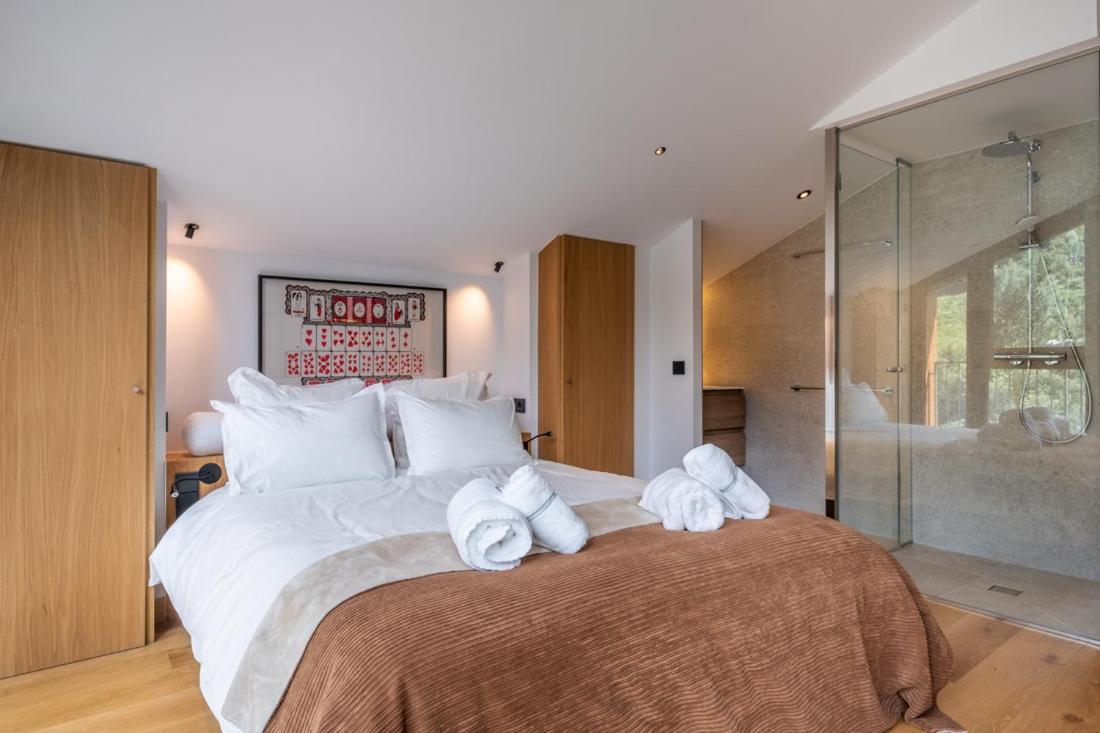 Isard Penthouse &