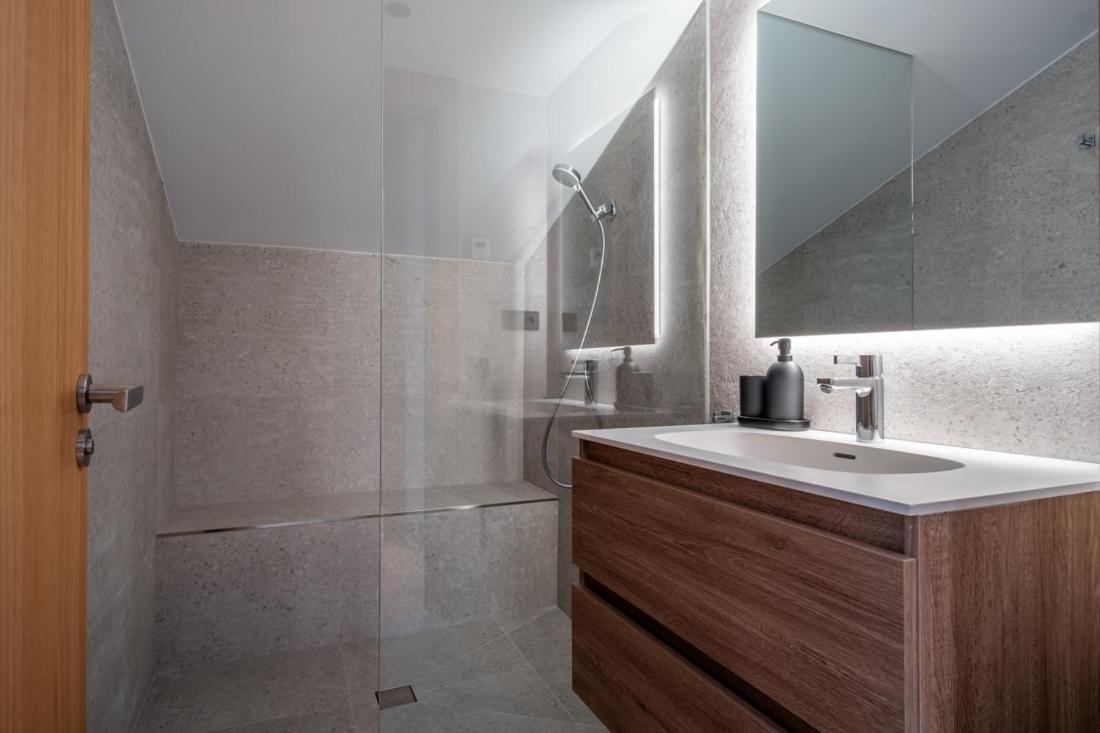 Isard Penthouse &